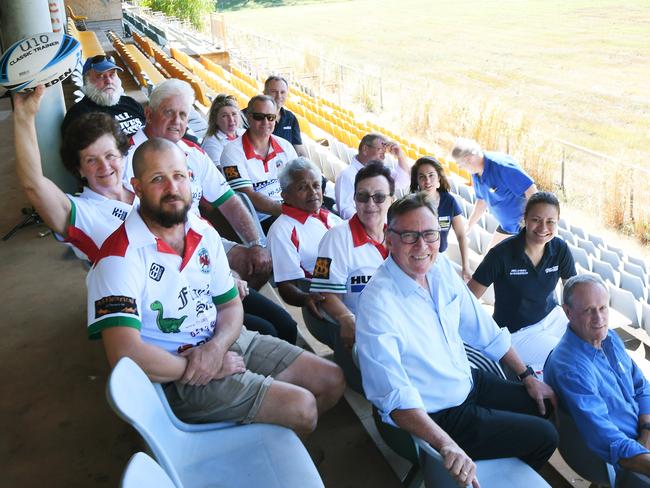 Terry Mills has promised he will save richardson Park if he is elected at the election, much to the delight of Nightcliff and Brothers' Stalwarts Terry Mills with Save Richardson Park supporters.   Picture Katrina Bridgeford.