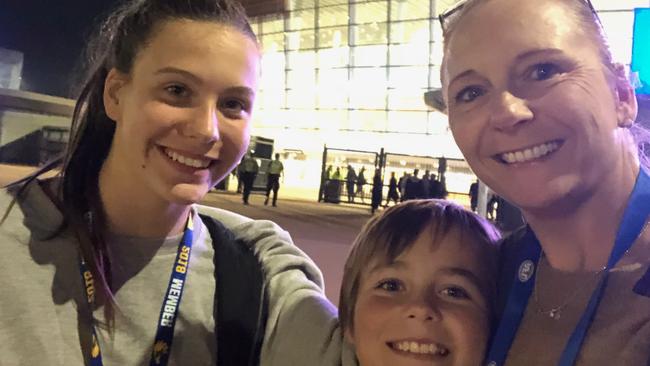 Tracey Lewis with her two children. (Pic: supplied)