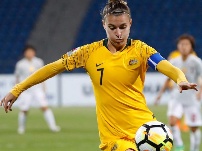 Australia's defender Steph Catley controls the ball during the AFC Women's Asian Cup Finals match between Japan and Australia at the King Abdullah II Stadium in the Jordanian capital Amman on April 20, 2018. / AFP PHOTO / JACK GUEZ