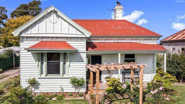 108 Queen St, Colac, is for sale for $519,000-$539,000.