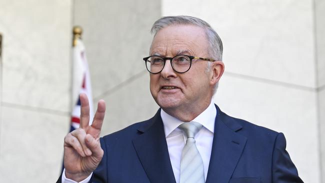 Anthony Albanese is injecting an extra $3bn into the NBN.