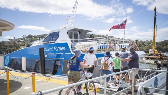 Derwent Ferries. Ferry arrives on the Eastern Shore. Picture: Richard Jupe