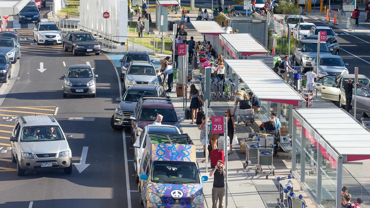 New Melbourne Airport pick-up zone has 10 minutes of free parking | Herald  Sun