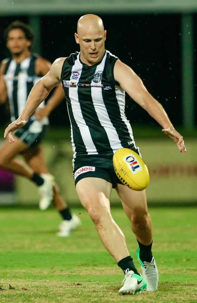 Gary Ablett Jr put his foot to the ball for Palmerston against St Mary’s in Round 8 of the NTFL. Picture: Glenn Campbell