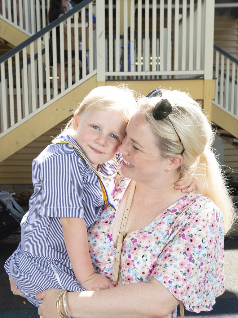 Milton State School Prep students for 2021. Georgia McGrath with her daughter Alice. Picture: Renae Droop