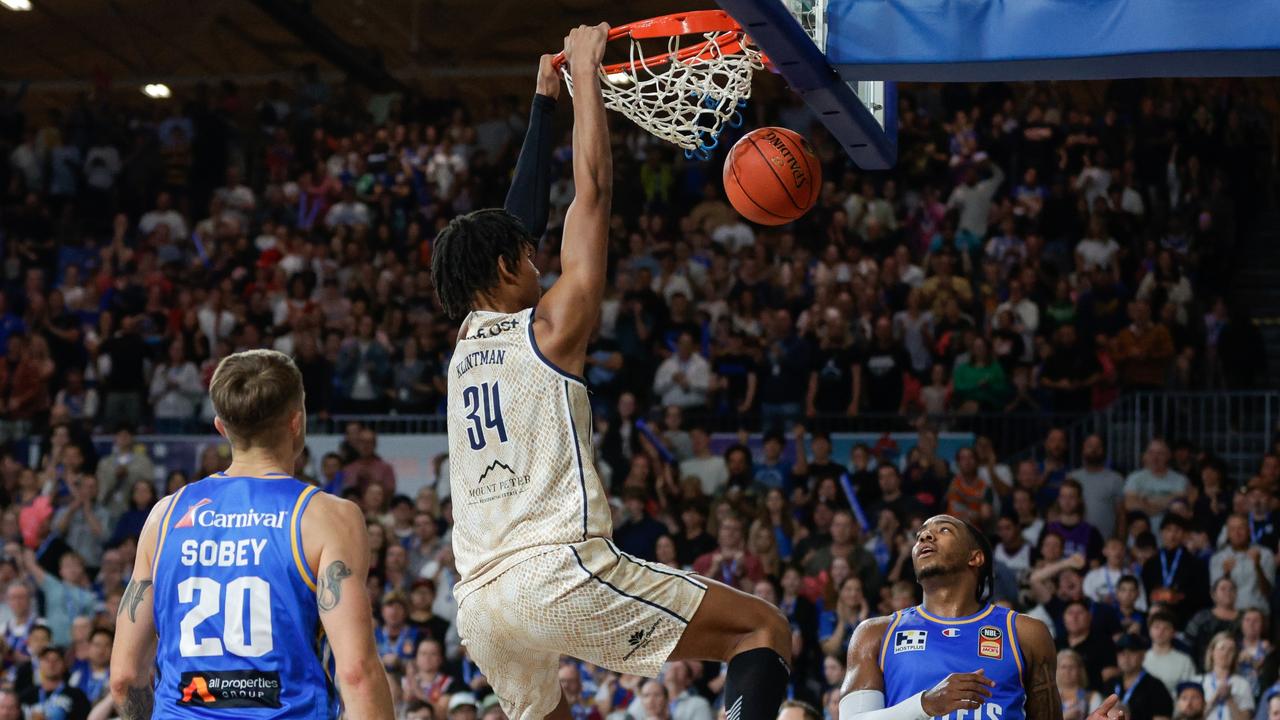 Bobi Klintman dunks against the Bullets. Picture: Russell Freeman/Getty Images