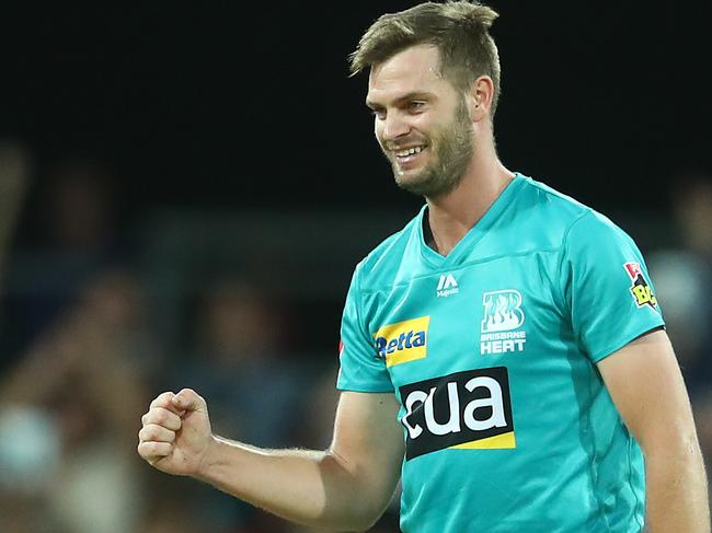 GOLD COAST, AUSTRALIA - JANUARY 07: Mark Steketee of the Heat celebrates after dismissing Glenn Maxwell of the Stars during the Big Bash League match between the Brisbane Heat and the Melbourne Stars at Metricon Stadium, on January 07, 2021, in Gold Coast, Australia. (Photo by Chris Hyde/Getty Images)