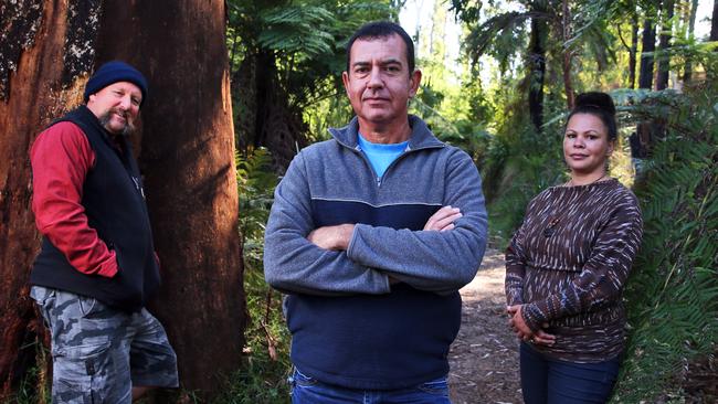 (L-R) Mick Harding, Lawrence Moser and Corlene Button are with the Taungurung people who were meeting at Marysville to map out strategy for the first native title claim in Victoria filed under the state rather than federal system.