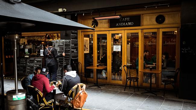 Eateries will continue to host 20 people. Picture: Darrian Traynor/Getty Images