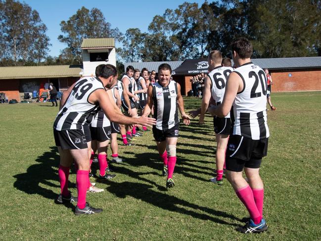 Billy Denniss entered the field through a guard of honour for his 700th game. 