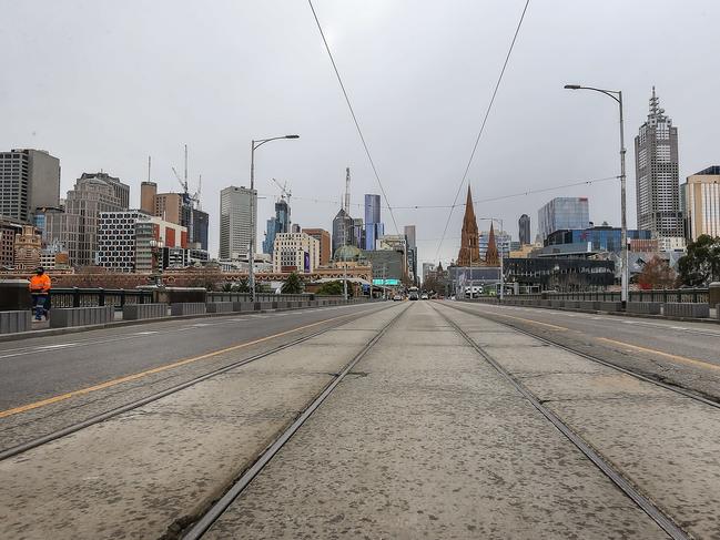 MELBOURNE, AUSTRALIA - NewsWire Photos AUGUST 5, 2020 : The city of Melbourne is on a knife edge after a record 725 coronavirus infections.With stage 4 lockdown now in place for 6 weeks it is vital not only for the state of Victoria , but the country of Australia that the infection numbers drastically decrease. An empty CBD looking north up St Kilda Rd. Picture : NCA NewsWire / Ian Currie