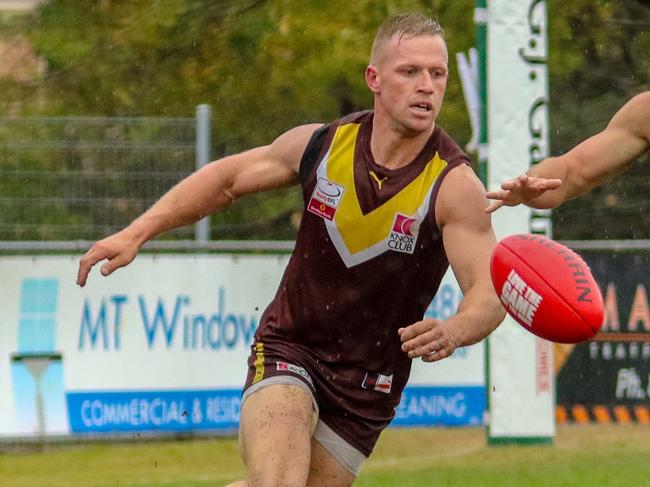 Matt Buzinskas in action for Boronia. Picture: Dave Nicholas