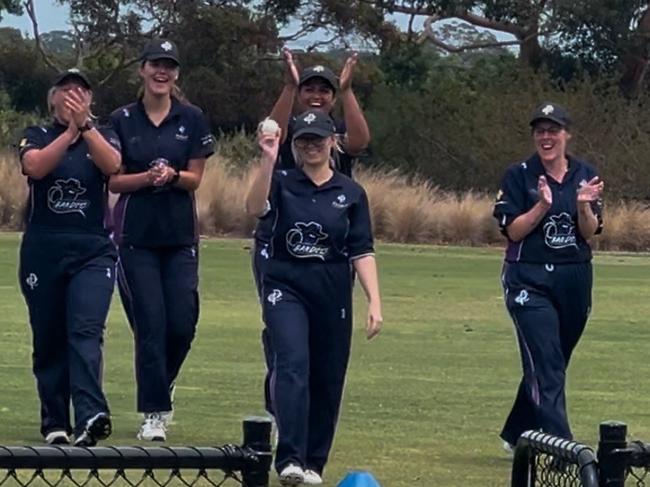 Parkfield's Jordan Hill is applauded from the field by her teammates. Picture: Supplied.