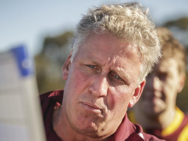 Murrumbeena coach Paul Howroyd calling the shots. Picture: Valeriu Campan