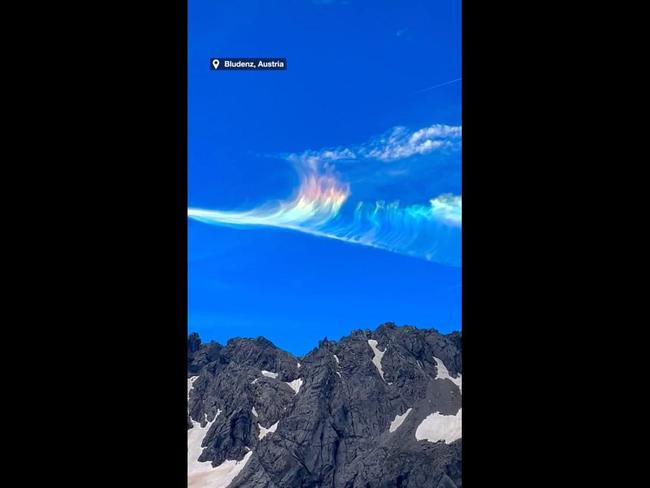 Hiker spots spectacular ‘iridescent’ clouds