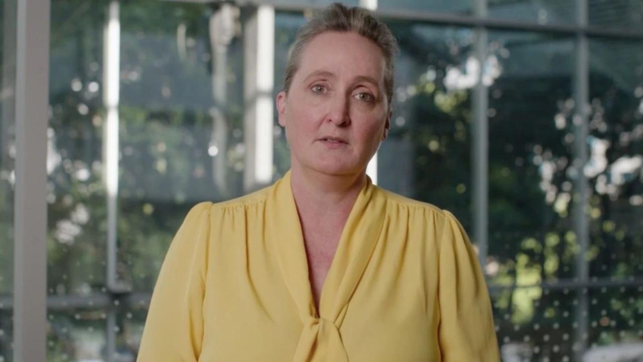 Qantas CEO Vanessa Hudson in a video apologising for not delivering for customers and supporting staff.