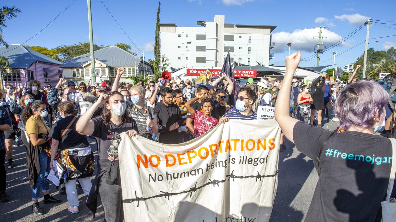 Kangaroo Point protest photos: Refugee rights protesters shut down Main ...