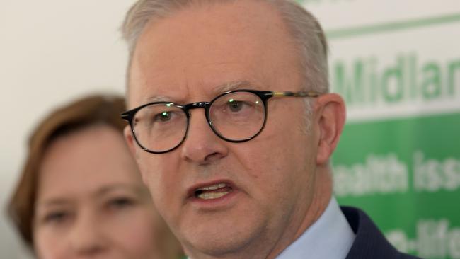 PERTH, AUSTRALIA. NewsWire Photos. 9 JANUARY 2025 Prime Minister Anthony Albanese meets Premier Roger cook at the Midland  Urgent Care Centre Midland. and holds a press conference. Picture: NewsWire/ Sharon Smith