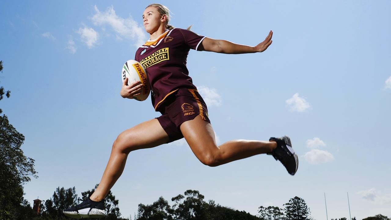 Soldier turned Bronco Julia Robinson to play for Australia months after her  first league game - ABC News