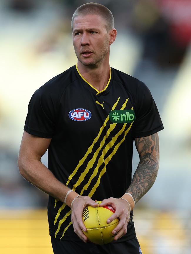 Nathan Broad will finish his career at Punt Road after turning down rival interest.