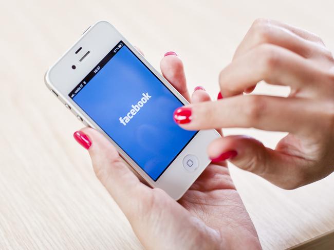 Facebook still demands to see your ID