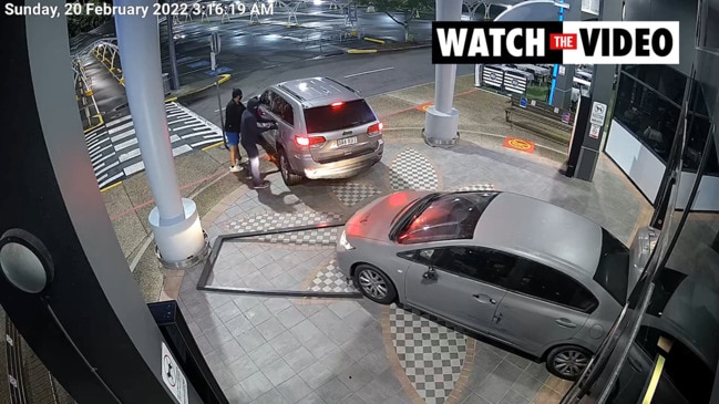 Vehicle used in shopping centre break and enter