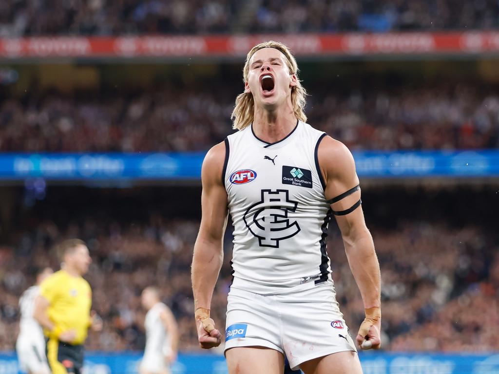 Carlton ruckman Tom de Koning has signalled his intent to be a dual-threat in 2024. Picture: Getty Images