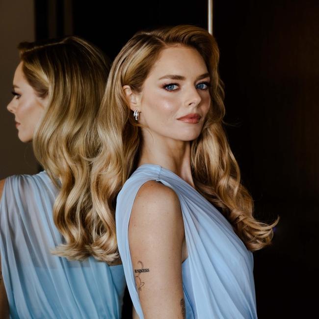 Samara Weaving on fashion, her famous family and working with Keanu Reeves  - Vogue Australia