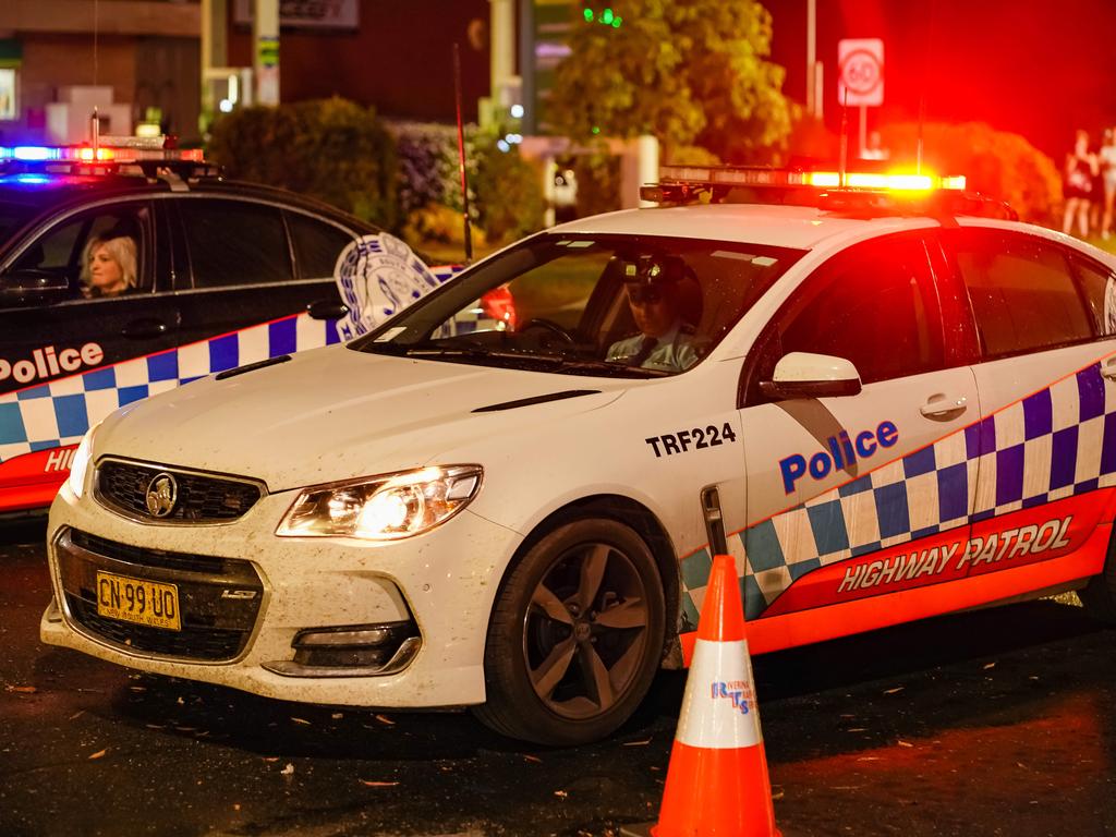 Blockades were reinstate along the NSW/ Victoria border on Sunday night. Picture: NCA NewsWire / Simon Dallinger