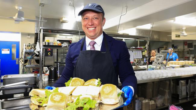 Premier Steven Miles cools up a storm at a Meals on Wheels in Cairns. Picture: Adam Head