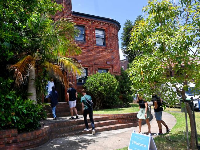 Hopeful Sydney-siders checking out the Sydney rental market in the Eastern Suburbs. Picture: NCA NewsWire / Jeremy Piper