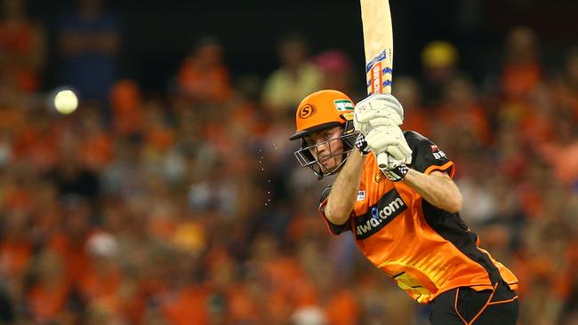 Mike Hussey thinks very highly of Ashton Turner. 