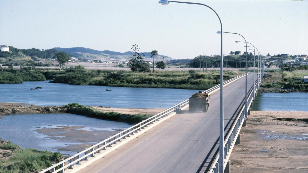 Bruce Highway, Mackay - Proserpine (1980). Picture: Queensland State Archives