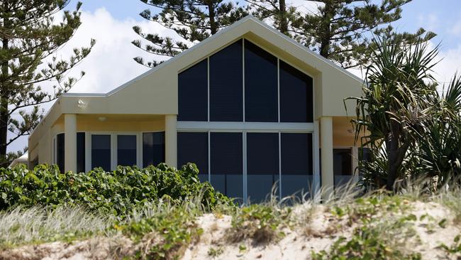 231 Hedges Ave, Mermaid Beach.