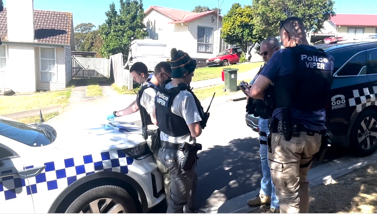 Five arrested in VIPER drugs, firearms raid across Morwell | Herald Sun