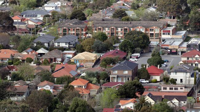 Homes across the east and west of Australia are likely to call for once-in-a-decade electricity demand this summer. Picture: NCA NewsWire / David Crosling