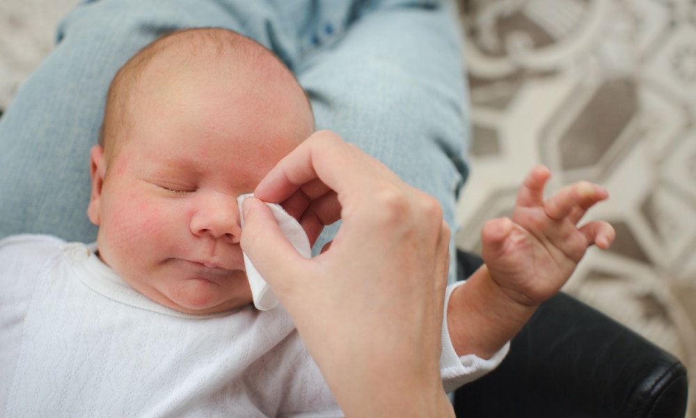 how many times a week should you bathe a newborn