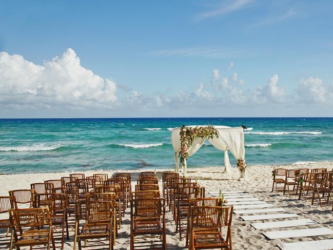 Couple's weird demand at destination wedding.