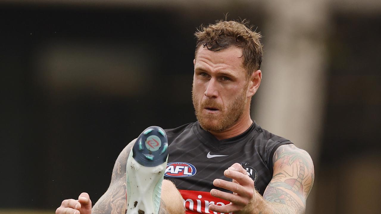 NCA. MELBOURNE, AUSTRALIA. 6th February, 2025. Collingwood training at Olympic Park. Tim Membrey kicks at goal. Picture: Michael Klein