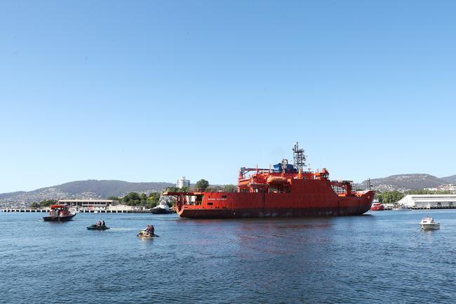 Final voyage out of Hobart for the Aurora Australis. Picture: NIKKI DAVIS-JONES