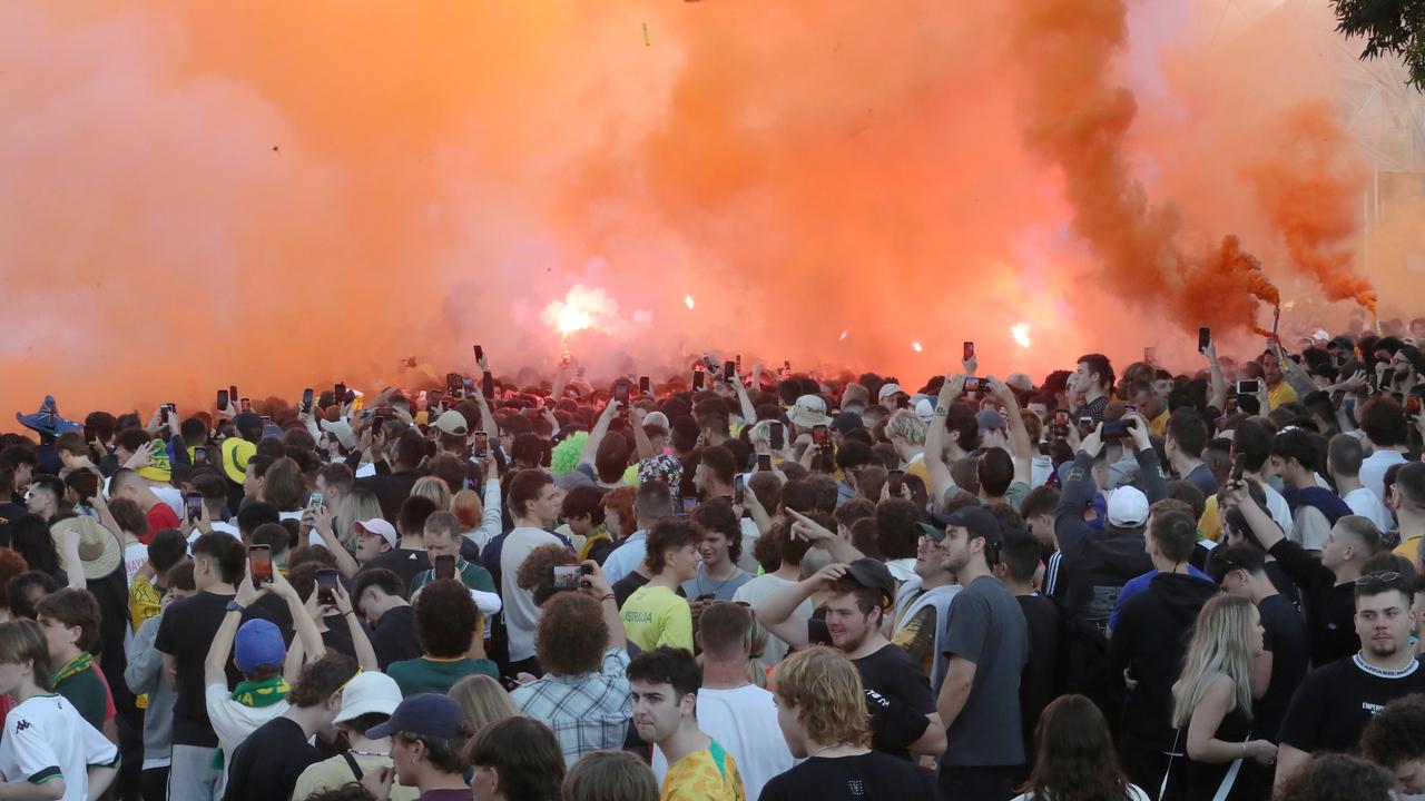 World Cup 2022: Federation Square Melbourne, Flare Injuries From ...