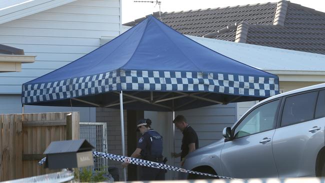 Police officers at the scene of the murder suicide at a house in Matas Drive, Pimpama, Gold Coast. NO BYLINE PLEASE