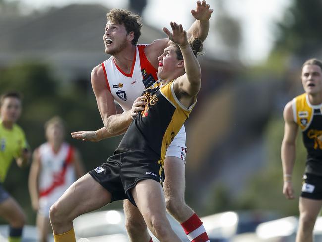 Sorrento ruckman Luke Lowden had a good battle with Frankston YCW’s Daniel Hughes on Saturday. Picture: Valeriu Campan