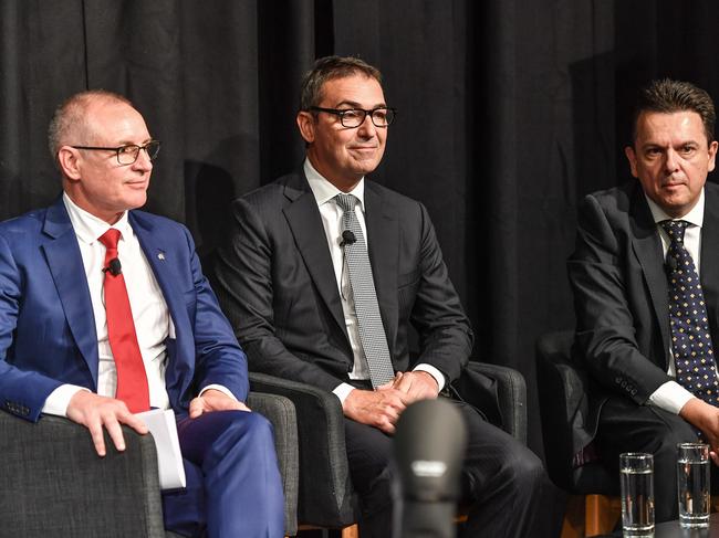 South Australian Premier Jay Weatherill (left), South Australian Opposition Leader Stephen Marshall (centre) and SA Best leader Nick Xenophon are seen at the SA Press Club for the leaders' public debate in Adelaide, Friday, February 2, 2018. (AAP Image/Roy Vandervegt) NO ARCHIVING