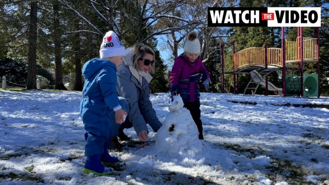 sydney-temperature-drops-as-snow-blankets-blue-mountains-the-courier-mail