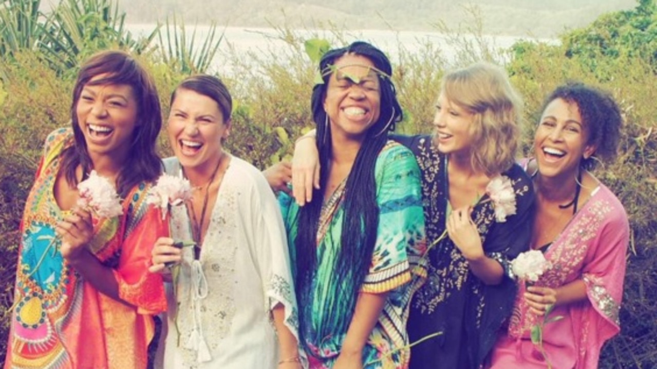 Taylor Swift with a girl squad on Hamilton Island.