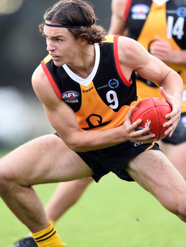 Luke Davies-Uniacke in action for Dandenong in the TAC Cup.