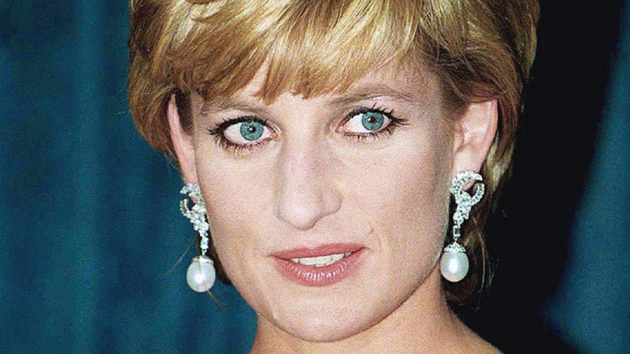 Род дианы. Diana Blake. Princess Diana Netflix. Пирсинг принцесса Диана. Принцесса Диана котик.