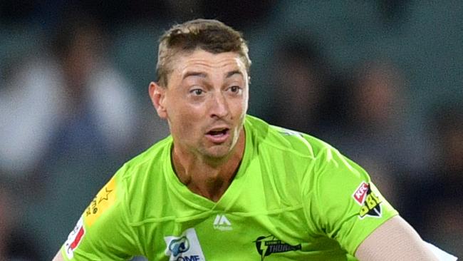 Daniel Sams of the Sydney Thunder during the Big Bash League (BBL) cricket match between the Adelaide Strikers and Sydney Thunder at Adelaide Oval in Adelaide, Saturday, February 1, 2020. (AAP Image/David Mariuz) NO ARCHIVING, EDITORIAL USE ONLY, IMAGES TO BE USED FOR NEWS REPORTING PURPOSES ONLY, NO COMMERCIAL USE WHATSOEVER, NO USE IN BOOKS WITHOUT PRIOR WRITTEN CONSENT FROM AAP