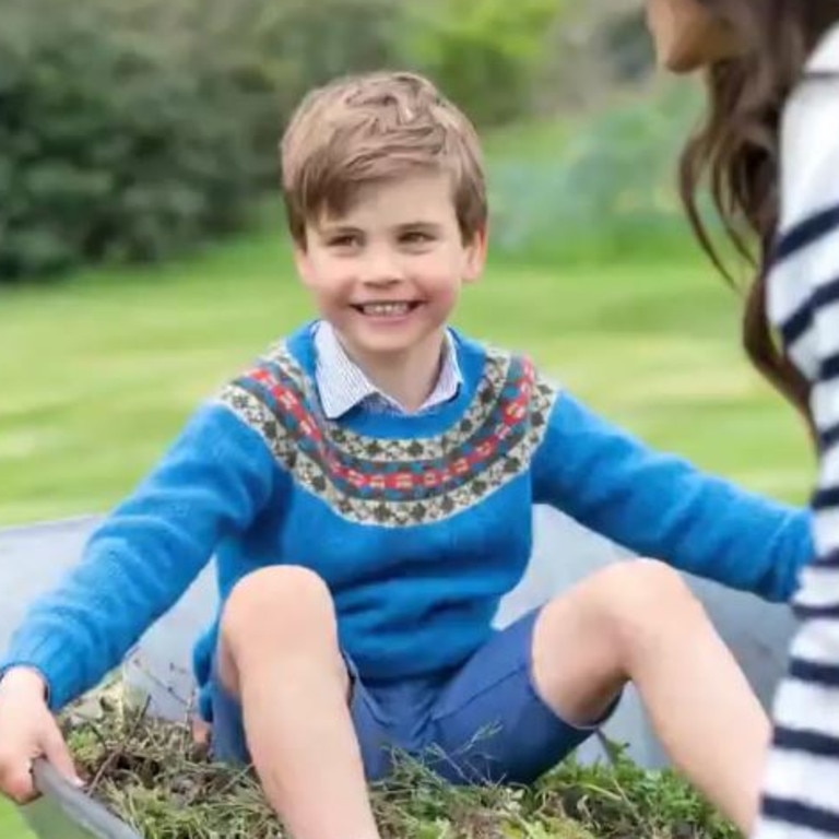 Prince William and Kate Middleton share neverbeforeseen photo of kids